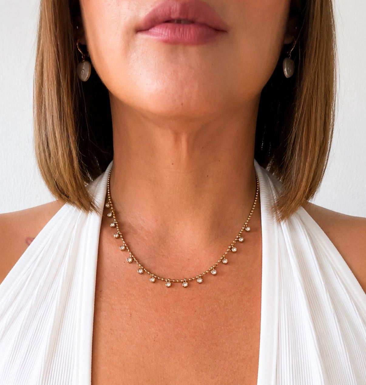 Collar Stela